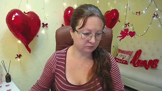 VanessaHotts online show from 6, 2, 2026