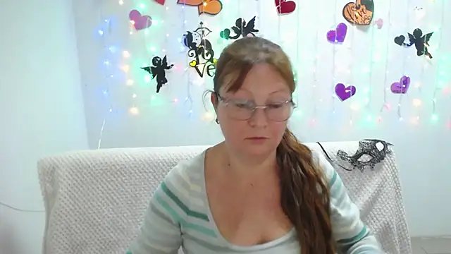 VanessaHotts online show from 3, 3, 2025