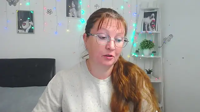 VanessaHotts online show from 3, 10, 2025