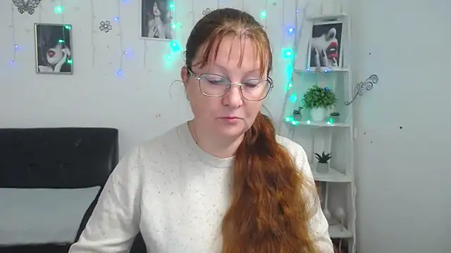 VanessaHotts online show from 11, 10, 2025