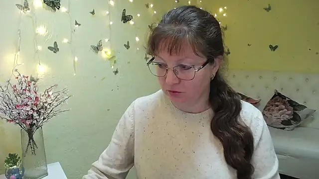 VanessaHotts online show from 4, 5, 2026