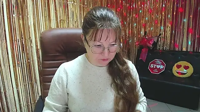 VanessaHotts online show from 10, 10, 2025