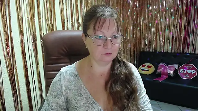 VanessaHotts online show from 11, 9, 2025