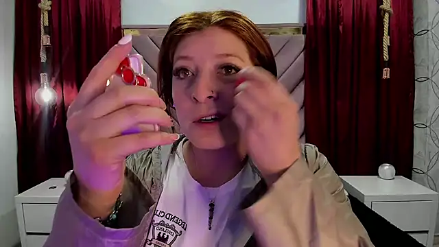 JulietaAlves online show from 10, 9, 2025