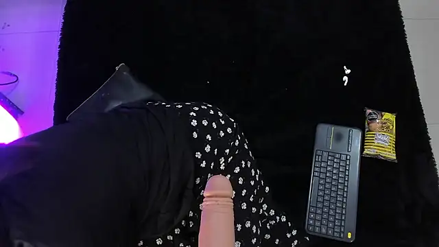 JulietaAlves online show from 8, 1, 2026