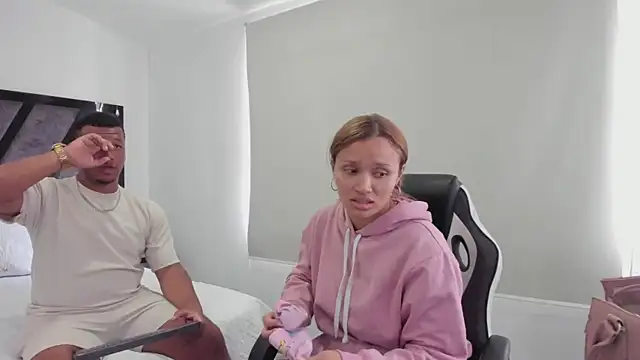 AnnieAndStefan online show from 11, 3, 2026