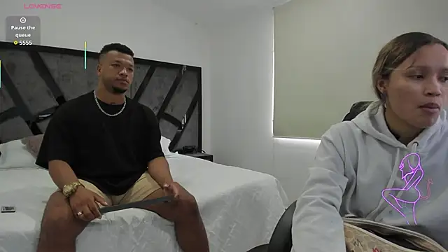 Snapshot of AnnieAndStefan chatting on 29, 9, 2025 AnnieAndStefan online show from 29, 9, 2025