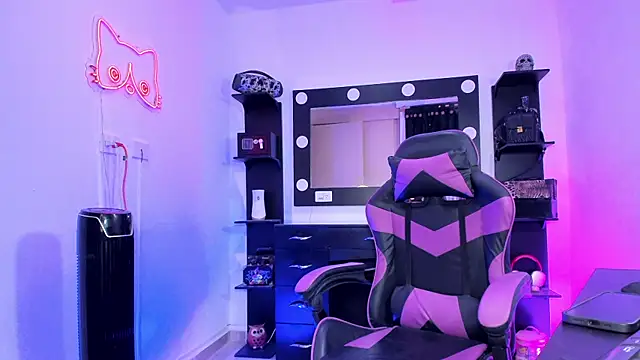 miss kitty online show from 25, 9, 2025