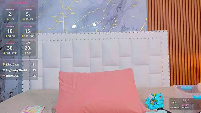 Snapshot of naughty_ebonyy chatting on 9, 10, 2025 naughty ebonyy online show from 9, 10, 2025