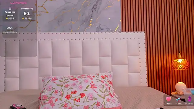 Snapshot of naughty_ebonyy chatting on 4, 11, 2025 naughty ebonyy online show from 4, 11, 2025