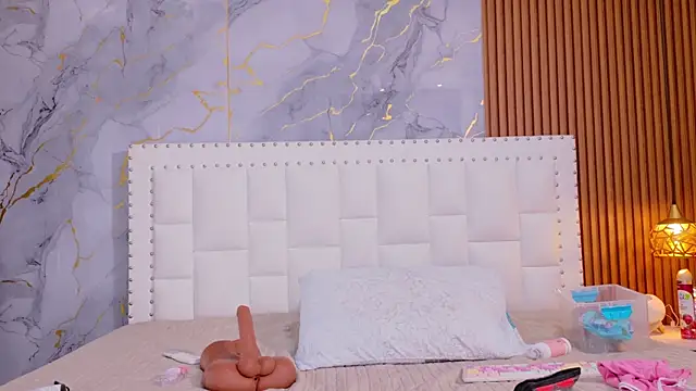 Snapshot of naughty_ebonyy chatting on 29, 11, 2025 naughty ebonyy online show from 29, 11, 2025