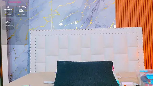 Snapshot of naughty_ebonyy chatting on 3, 10, 2025 naughty ebonyy online show from 3, 10, 2025