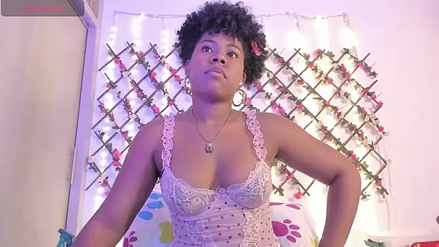 Snapshot of naughty_ebonyy chatting on 17, 6, 2026 naughty ebonyy online show from 17, 6, 2026