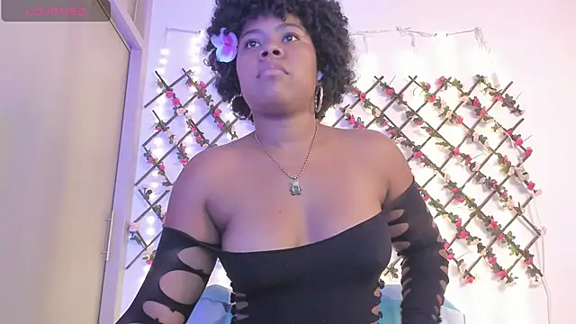 Snapshot of naughty_ebonyy chatting on 19, 6, 2026 naughty ebonyy online show from 19, 6, 2026