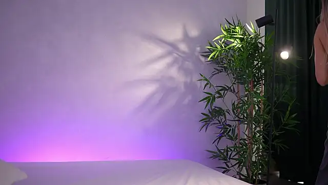 ArtTeasee online show from 15, 4, 2026