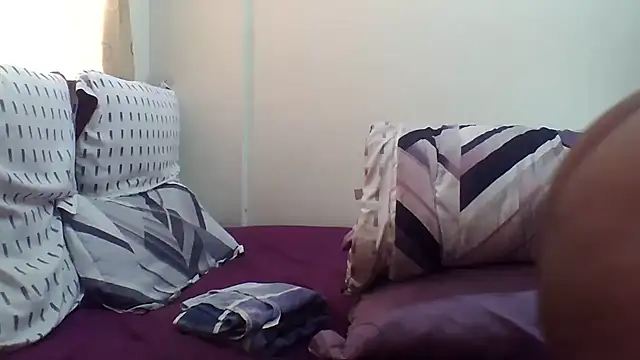 AddictiveAssCurves online show from 5, 10, 2025