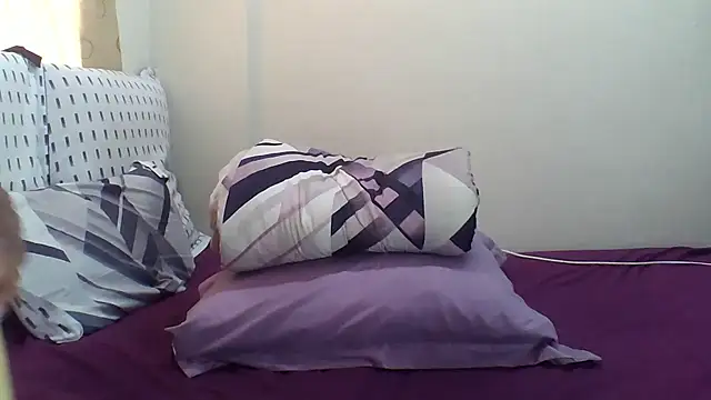 AddictiveAssCurves online show from 4, 10, 2025