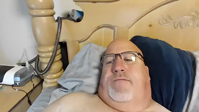 Bigbear0563 online show from 17, 4, 2026