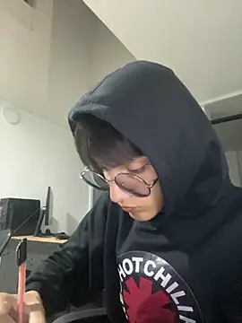 Snapshot of LuiSexvill chatting on 28, 11, 2025 LuiSexvill online show from 28, 11, 2025