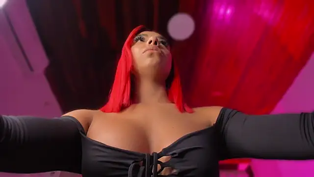 Emmily Savage online show from 29, 10, 2025