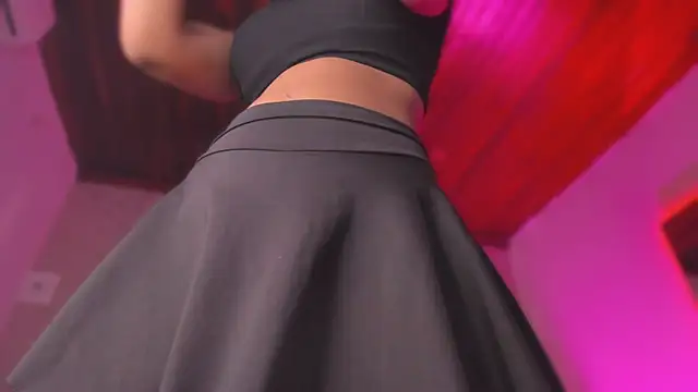 Emmily Savage online show from 28, 11, 2025