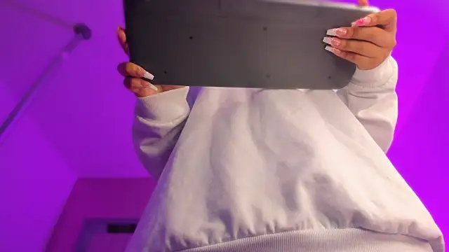 Emmily Savage online show from 19, 9, 2025