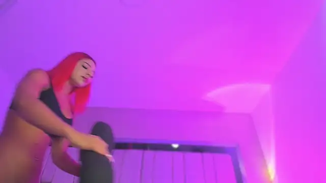 Emmily Savage online show from 25, 9, 2025