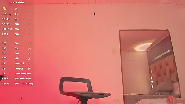 Emmily Savage online show from 22, 2, 2025