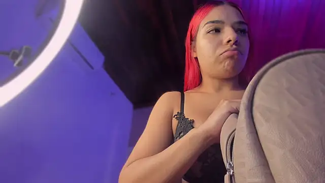 Emmily Savage online show from 11, 3, 2026