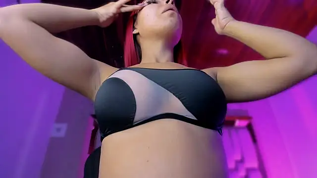 Emmily Savage online show from 8, 11, 2025