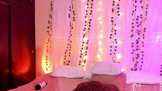 Mey moon online show from 7, 12, 2024