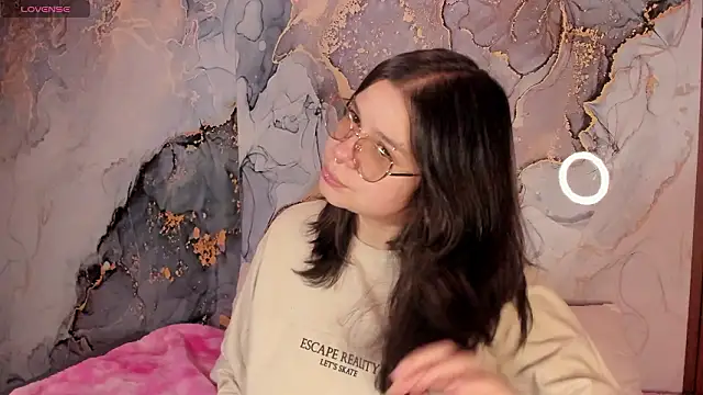 Snapshot of Mey_moon chatting on 1, 3, 2026 Mey moon online show from 1, 3, 2026