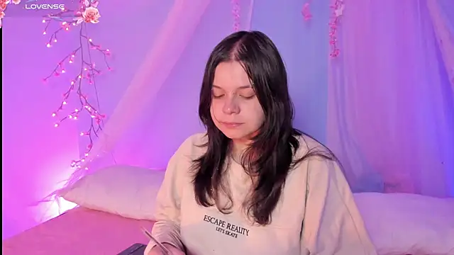 Mey moon online show from 4, 7, 2026