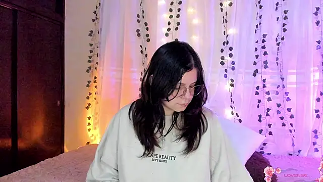 Mey moon online show from 11, 12, 2024