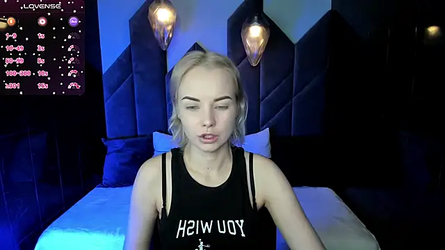 StephanieSweety online show from 3, 2, 2025