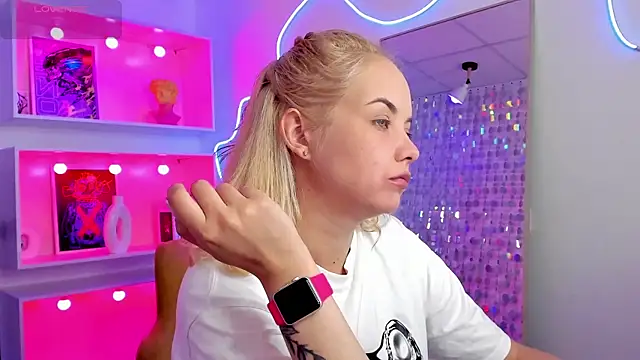 StephanieSweety online show from 4, 8, 2026