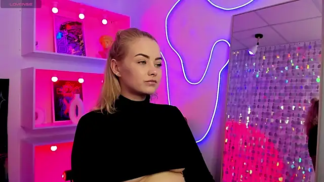 StephanieSweety online show from 10, 5, 2026