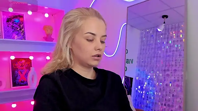 StephanieSweety online show from 5, 8, 2026