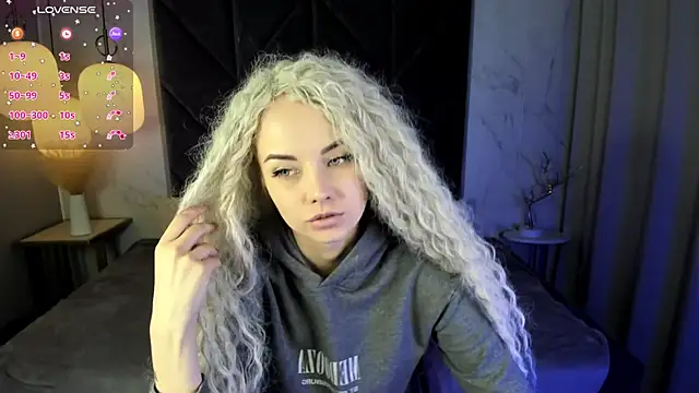 StephanieSweety online show from 17, 3, 2025