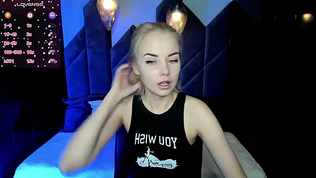 StephanieSweety online show from 3, 2, 2025