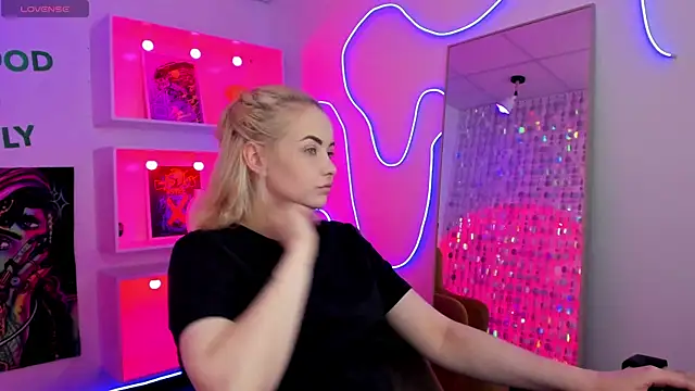 StephanieSweety online show from 7, 6, 2026