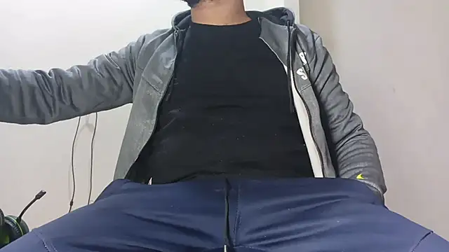 Snapshot of draculaa1 chatting on 18, 11, 2025 draculaa1 online show from 18, 11, 2025