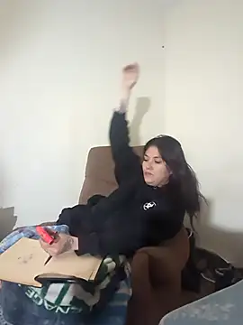 Snapshot of Geeznuts19 chatting on 28, 11, 2025 Geeznuts19 online show from 28, 11, 2025