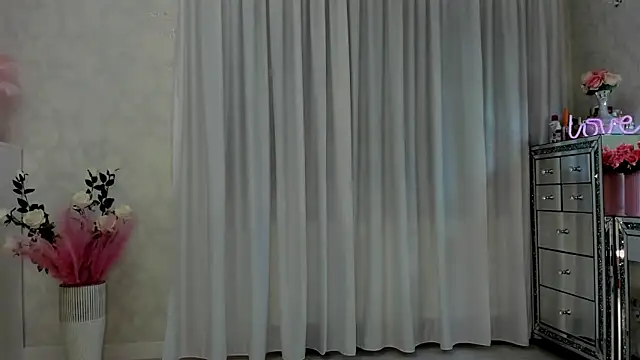 SeductiveButterfly online show from 7, 3, 2025