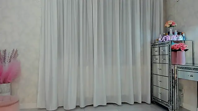 SeductiveButterfly online show from 11, 6, 2026
