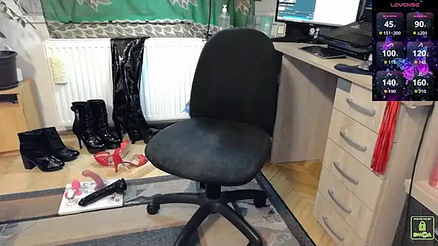 SissyLunaCD online show from 5, 4, 2026