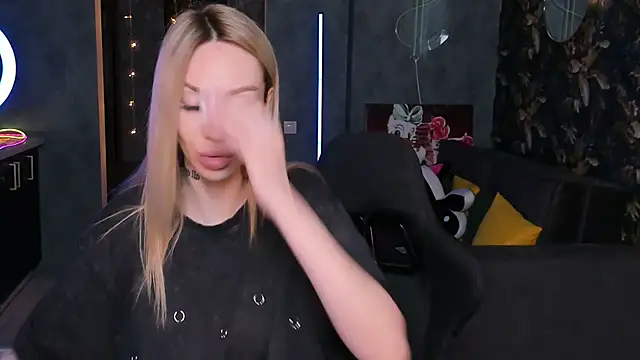 Blckmirrorr online show from 19, 11, 2025