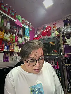 Snapshot of TamySweetness chatting on 13, 5, 2026 TamySweetness online show from 13, 5, 2026