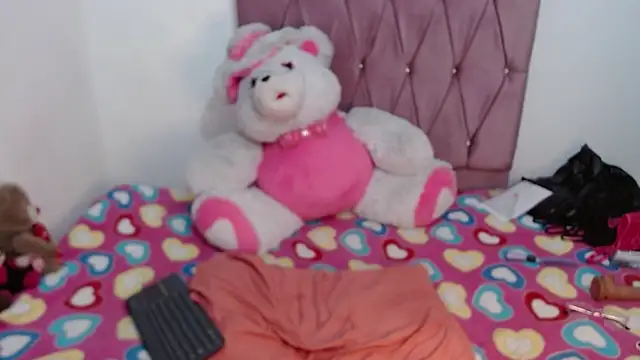 Snapshot of Zara_jay001 chatting on 23, 9, 2025 Zara jay001 online show from 23, 9, 2025