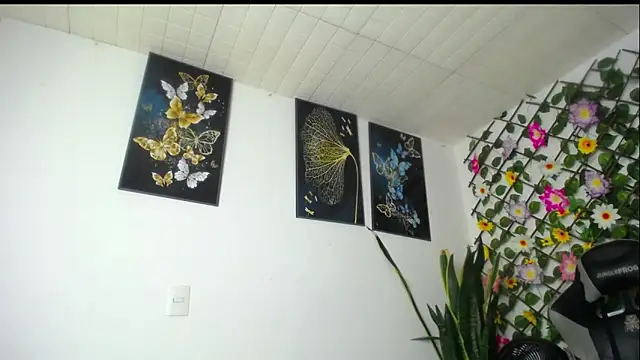 luzcastillo07 online show from 21, 10, 2025